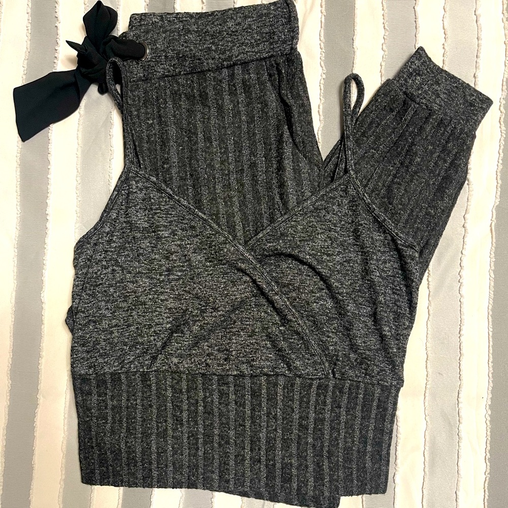 Venus 2-piece Lounge Set Size Small